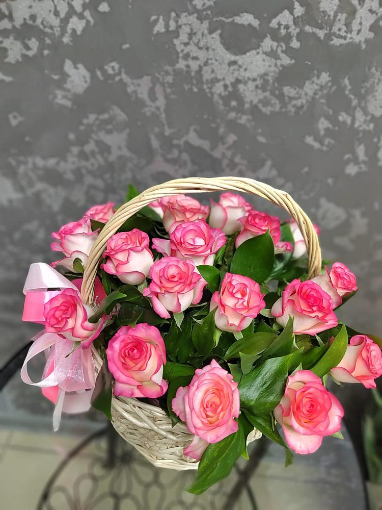 Цветочная композиция из Розы в корзине в Дурнихе
