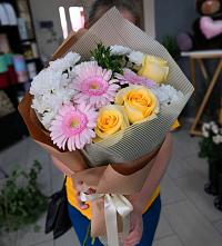Букет цветов из:  Герберы, Розы и Хризантемы в Дурнихе
