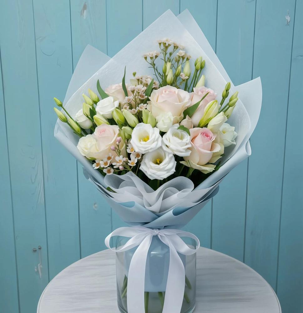 Букет цветов из: Розы и Лизиантусы в Дурнихе