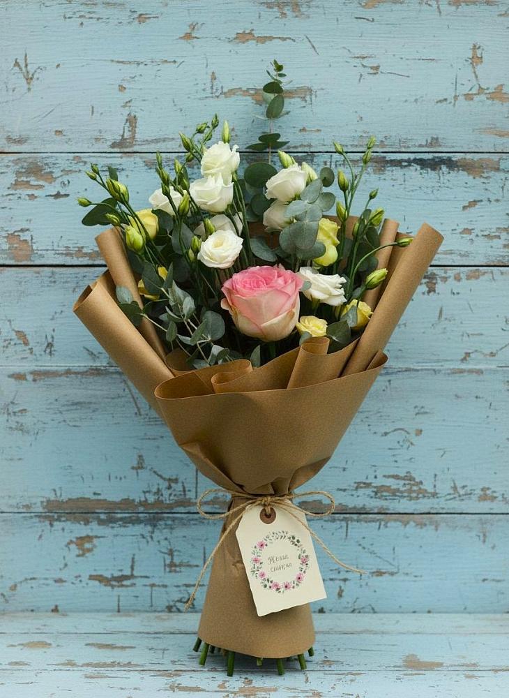 Букет цветов из: Розы и Лизиантусы в Дурнихе