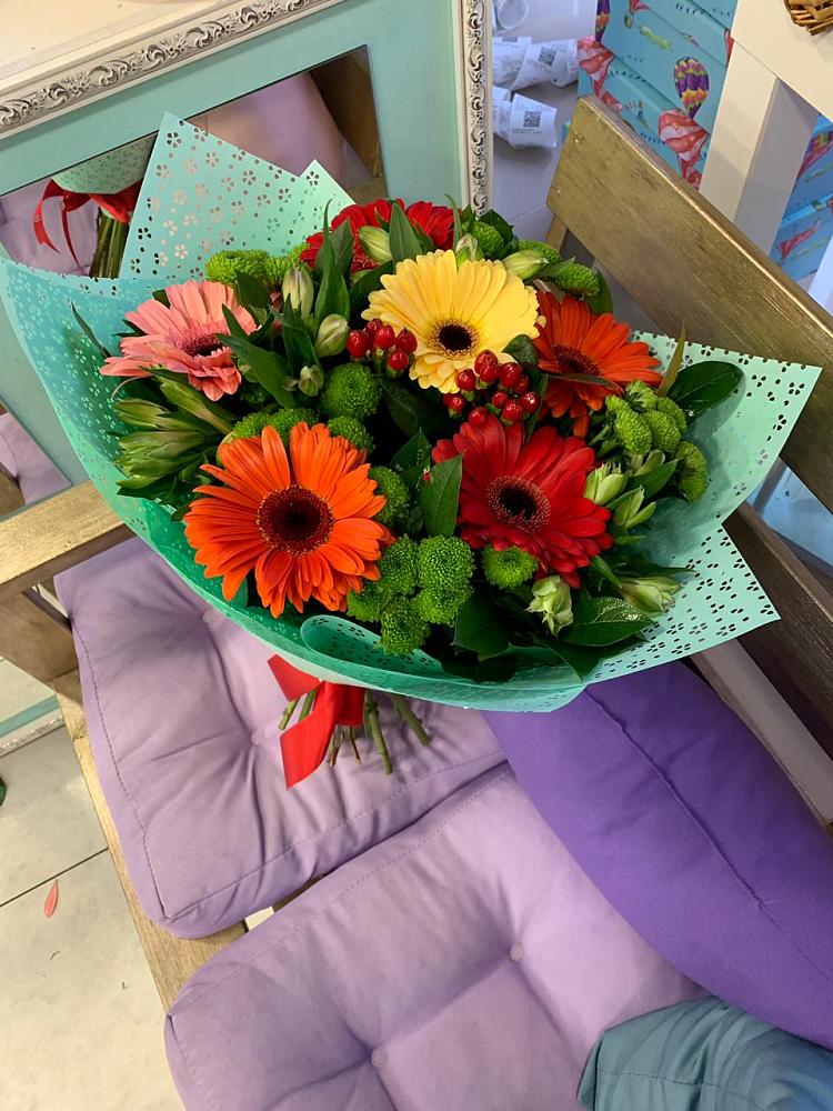 Букет цветов из: Герберы, Хризантемы и Альстромерии в Дурнихе