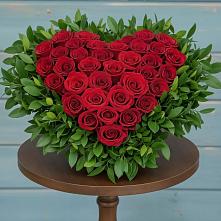 Цветочная композиция из Розы в виде сердца в Дурнихе