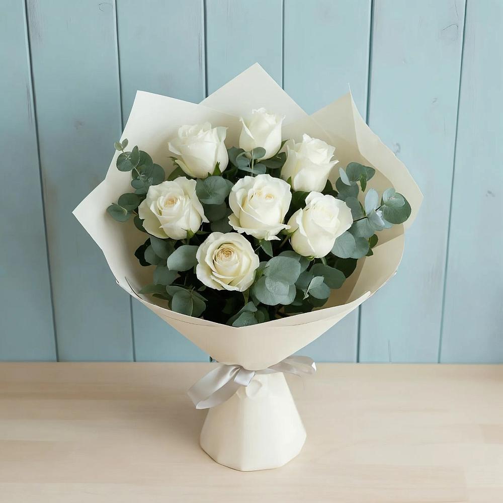 Букет Белые розы в Эвкалипте в Дурнихе