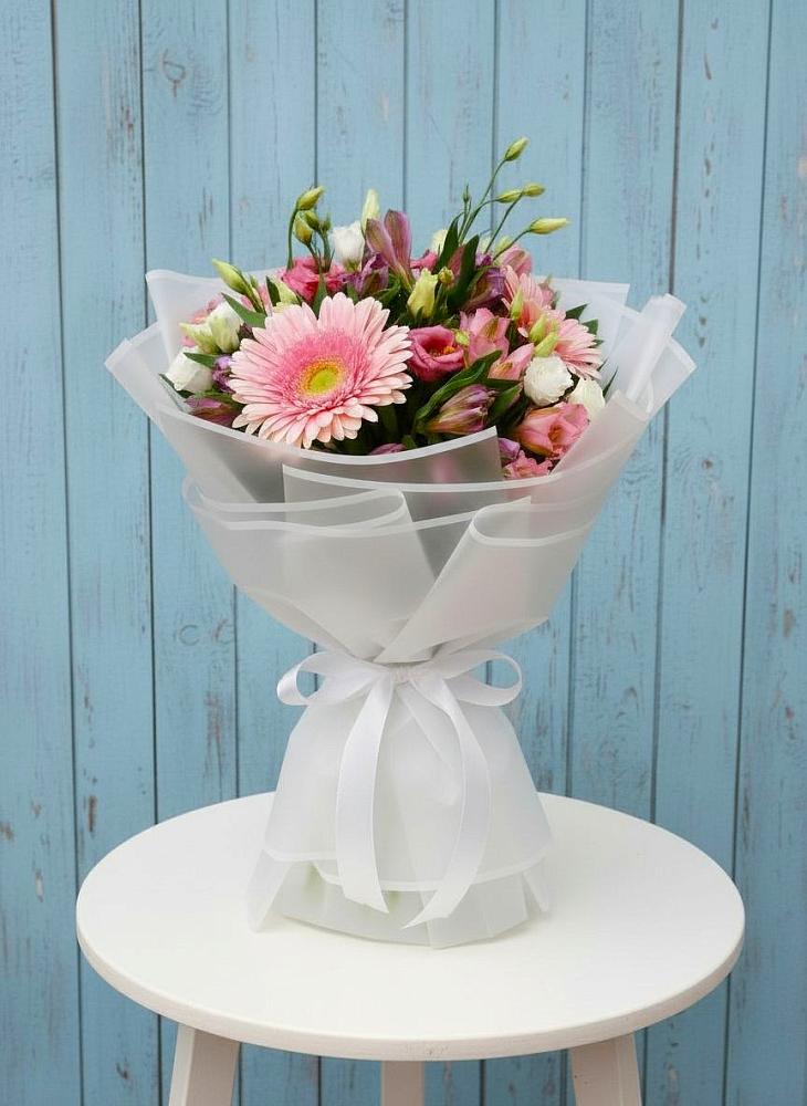 Букет цветов из: Герберы, Альстромерии и Лизиантусы в Дурнихе