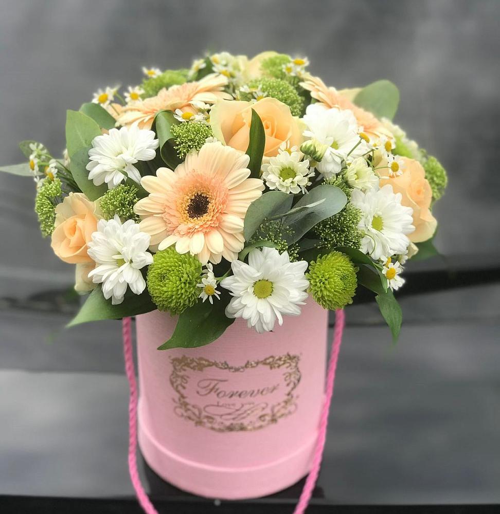 Цветочная композиция из Розы, Герберы и Хризантемы в шляпной коробке в Дурнихе