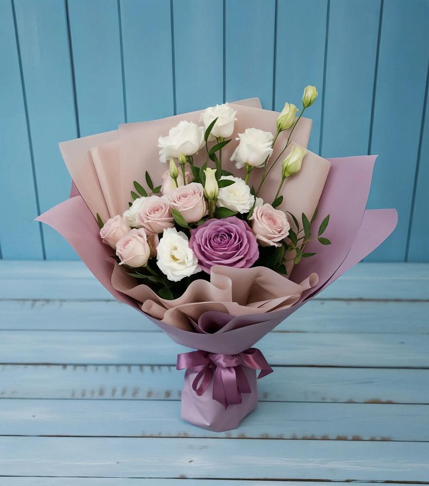 Букет цветов из: Розы и Лизиантусы в Дурнихе